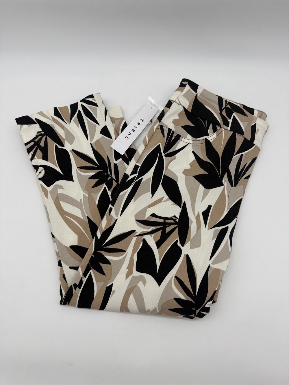 Tribal NEW Printed Bengaline Pull-On Elastic Waist Capri Pant Black Tan White